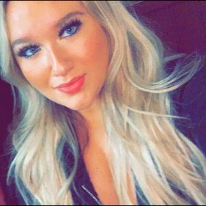 Meet your Posher, Chloe